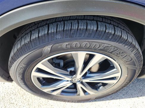 Used 2019 Nissan Rogue SV w/ Premium Package image 26