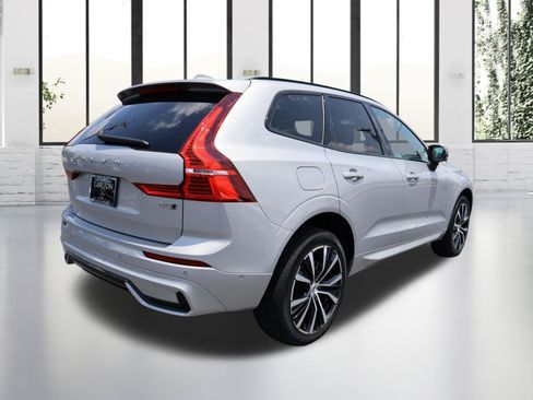 Used 2024 Volvo XC60 B5 Plus AWD/4WD image 5