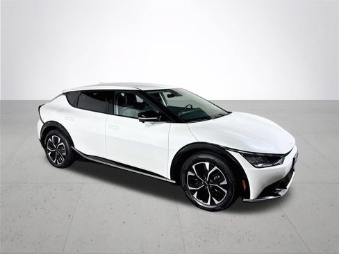 Certified 2024 Kia EV6 Wind w/ Wind Technology Package AWD/4WD image 5