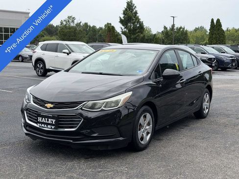 Used 2017 Chevrolet Cruze LS FWD image 21