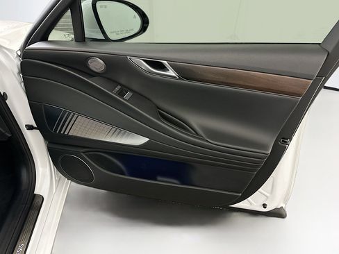 Used 2024 Genesis G80 image 34