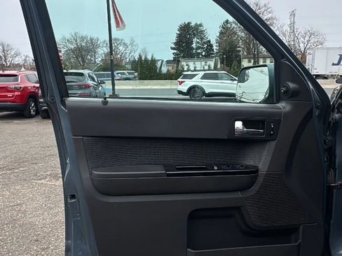 Used 2012 Ford Escape Limited image 9