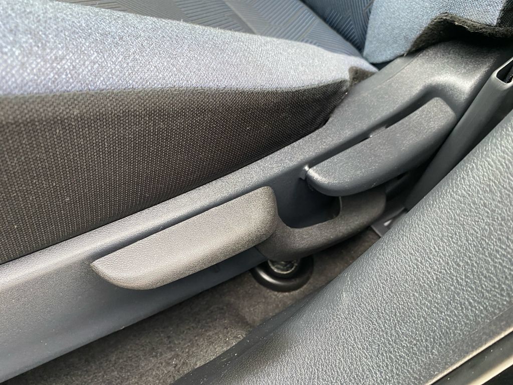 Used 2025 Nissan Versa SV FWD image 21