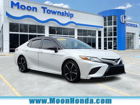 Used 2019 Toyota Camry XSE w/ Navigation Package FWD image 1