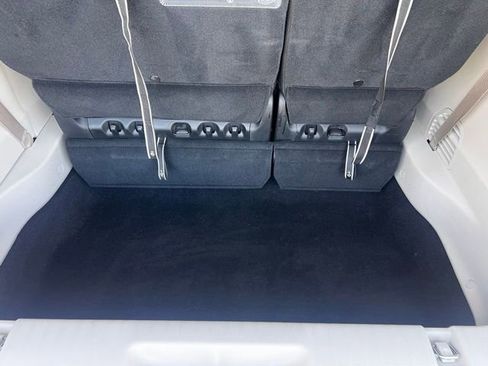 Used 2021 Chrysler Pacifica Touring-L image 24