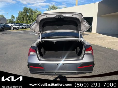Used 2024 Hyundai Elantra SEL w/ Convenience Package FWD image 16