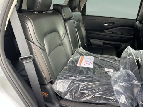 New 2025 Nissan Pathfinder SL image 20