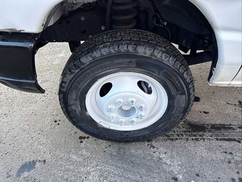 Used 2018 Ford E-350 and Econoline 350 Super Duty image 18