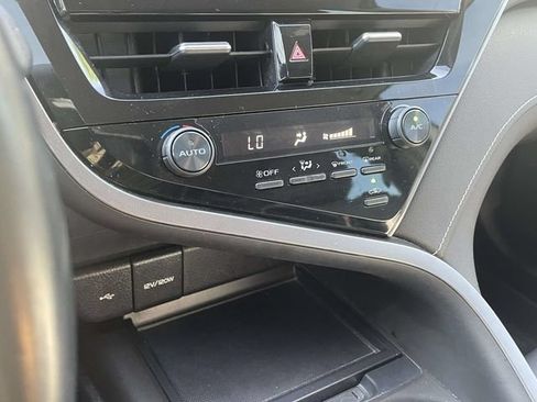 Used 2021 Toyota Camry SE FWD image 31