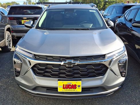 New 2026 Chevrolet Trax LT w/ Sunroof Package image 2