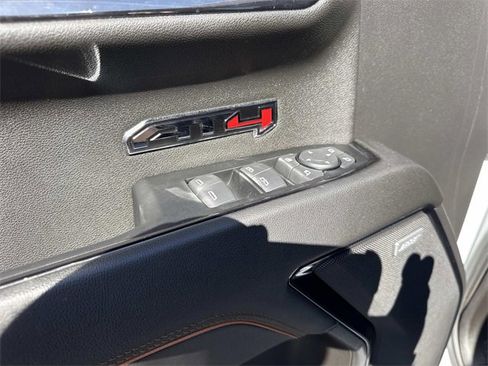 Used 2024 GMC Sierra 1500 AT4 w/ Technology Package image 9