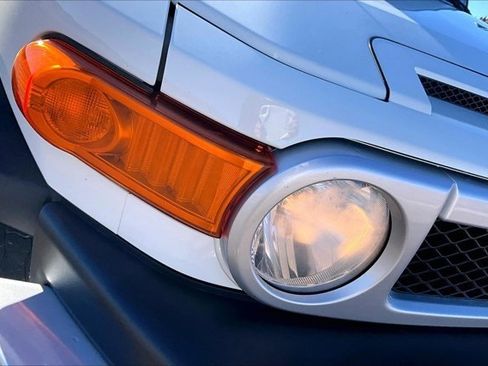 Used 2014 Toyota FJ Cruiser 4WD image 29