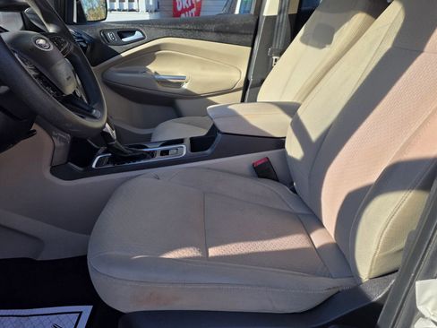 Used 2019 Ford Escape SE image 10