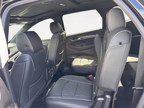 Used 2023 Buick Enclave Avenir w/ Avenir Technology Package image 13