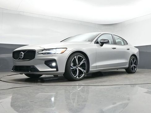 Used 2024 Volvo S60 B5 Ultimate image 40