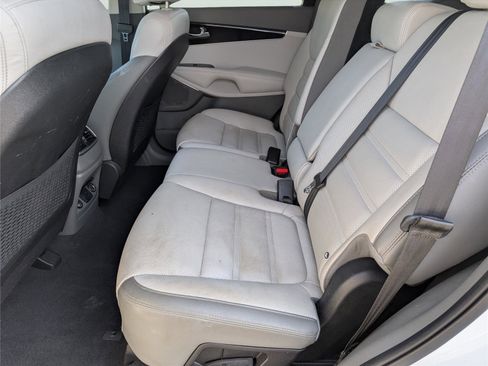 Used 2017 Kia Sorento SX FWD image 31