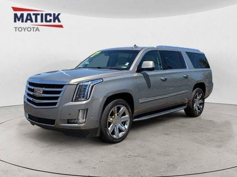 Used 2017 Cadillac Escalade ESV Luxury AWD/4WD image 3
