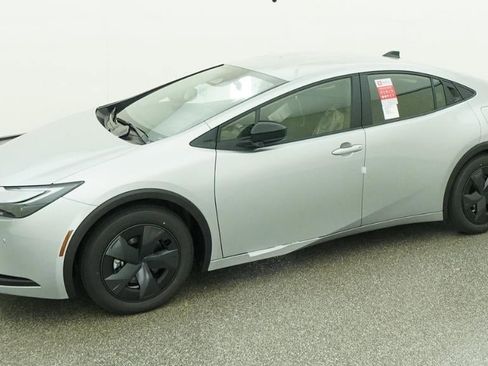 New 2026 Toyota Prius Plug-In Hybrid image 2