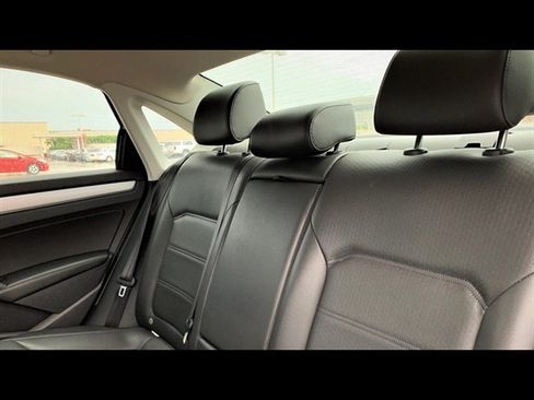 Used 2013 Volkswagen Passat 2.5 SE FWD image 11