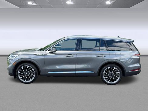 Used 2023 Lincoln Aviator Reserve w/ Equipment Group 201A AWD/4WD image 2
