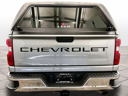Used 2025 Chevrolet Silverado 2500 LT AWD/4WD image 4