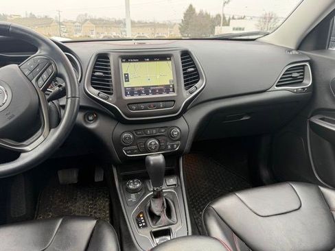 Used 2021 Jeep Cherokee Trailhawk w/ Sun, Sound & Nav Group image 17