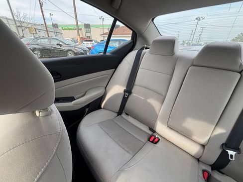 Used 2025 Nissan Altima 2.5 SV image 40