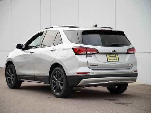 Certified 2022 Chevrolet Equinox RS w/ Infotainment Package image 5