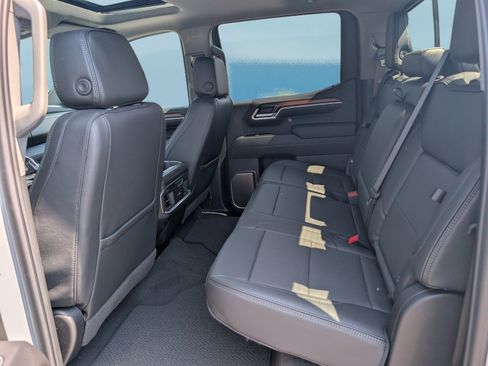 Used 2025 GMC Sierra 1500 Denali w/ Denali Reserve Package AWD/4WD image 14
