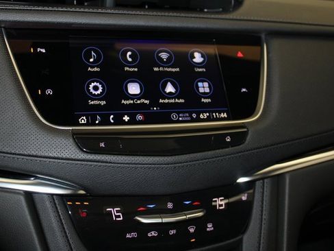 New 2025 Cadillac XT6 Luxury image 16