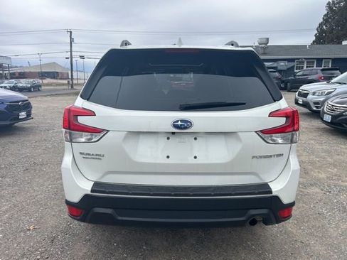 Used 2023 Subaru Forester Premium image 5
