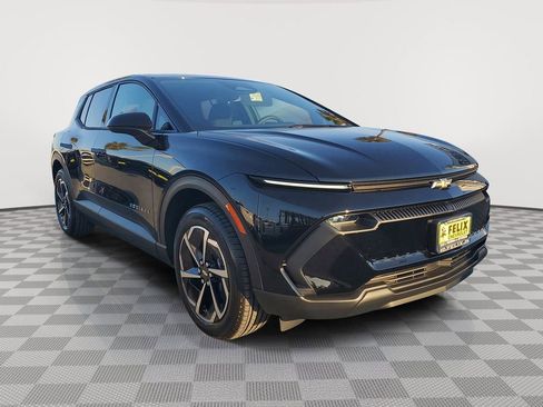 New 2026 Chevrolet Equinox EV LT image 2