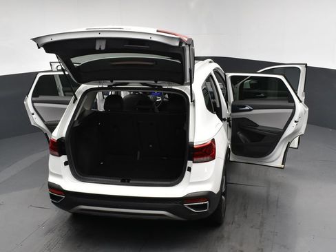 Used 2024 Volkswagen Taos SE FWD image 23