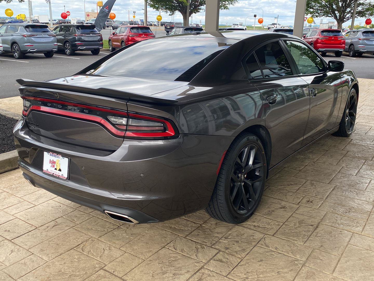 Used 2022 Dodge Charger SXT w/ Blacktop Package RWD image 8