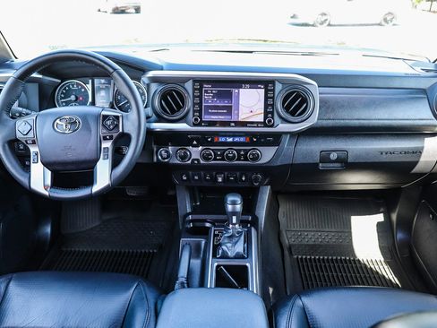 Used 2022 Toyota Tacoma Limited w/ Nightshade Package AWD/4WD image 15