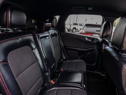 Used 2024 Ford Escape ST-Line image 18