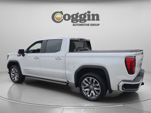 Used 2023 GMC Sierra 1500 Denali w/ Denali Reserve Package AWD/4WD image 3