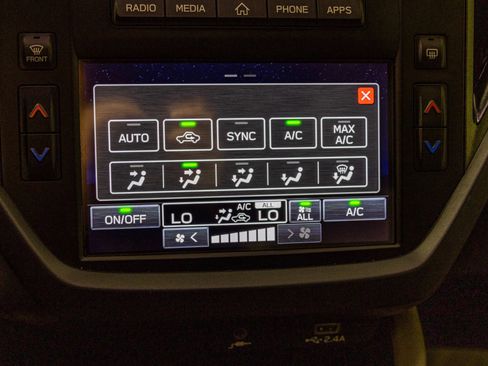 Used 2025 Subaru Forester AWD/4WD image 25