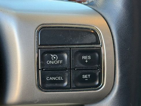 Used 2012 Jeep Grand Cherokee Limited w/ Luxury Group II image 15