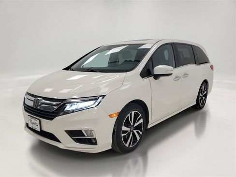 Used 2018 Honda Odyssey Elite image 3