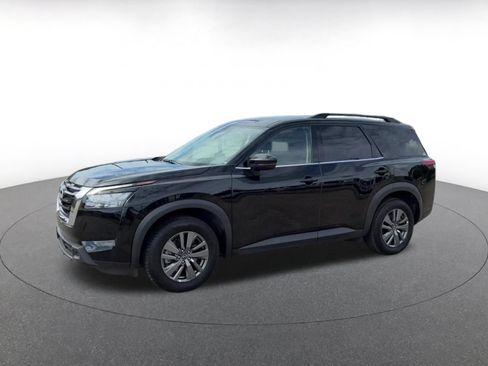 Used 2025 Nissan Pathfinder SV FWD image 6