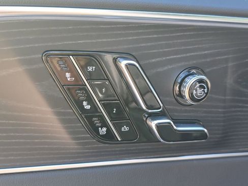 Used 2026 Cadillac Lyriq Premium Luxury AWD/4WD image 19