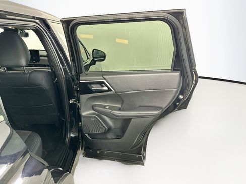 Used 2025 Mitsubishi Outlander SE FWD image 33