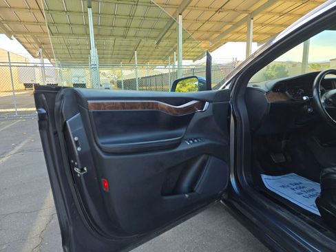 Used 2019 Tesla Model X Long Range image 11