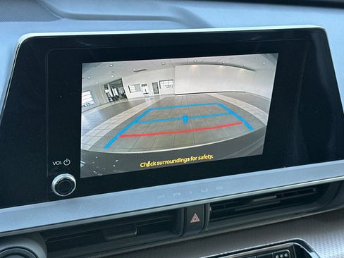 Certified 2023 Toyota Prius XLE FWD image 19
