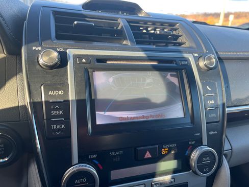 Used 2012 Toyota Camry XLE image 18