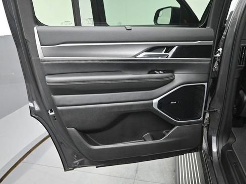 New 2026 Jeep Grand Wagoneer Limited AWD/4WD image 15