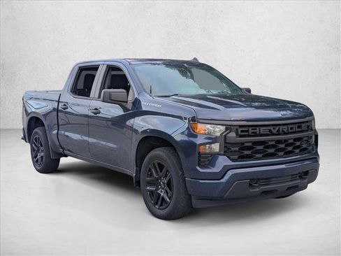 Used 2022 Chevrolet Silverado 1500 Custom image 3