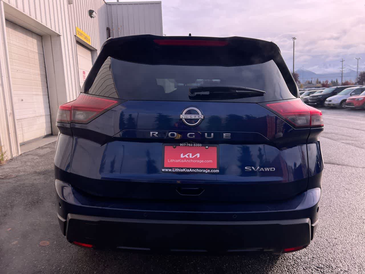 Used 2024 Nissan Rogue SV AWD/4WD image 27