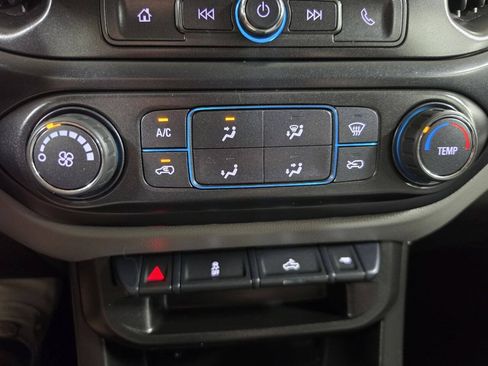 Used 2022 Chevrolet Colorado W/T w/ WT Convenience Package AWD/4WD image 32